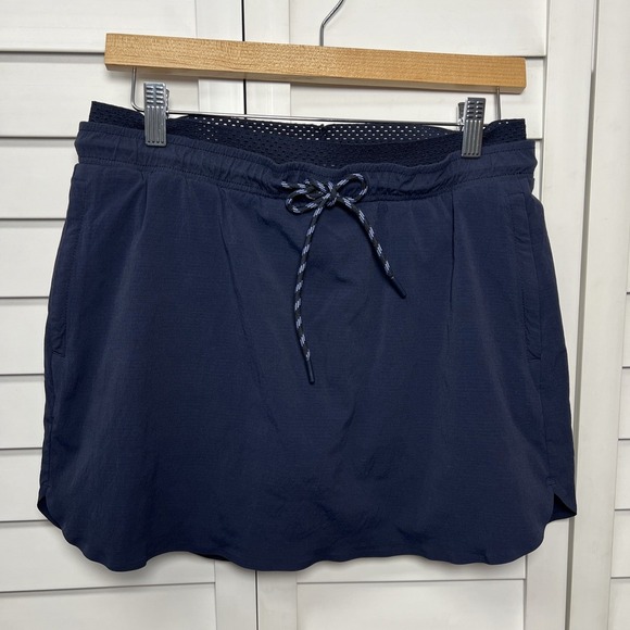 Athleta Trekkie Crest Athleisure Pull On Skort Women's Size 8 Navy Blue 531132 - Picture 2 of 11